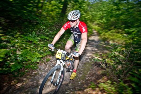 Riding for NoTubes.com/FreezeThawCycles, State College local legend Rich Straub pulling off a style only only he could in the SS Pactimo Leaders Jersey and FreezeThaw shorts!