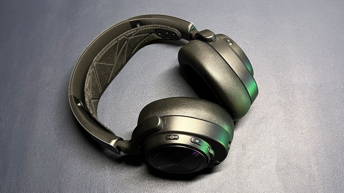 SteelSeries Arctis Nova Pro Wireless Gaming Headset Review | Tom's Hardware