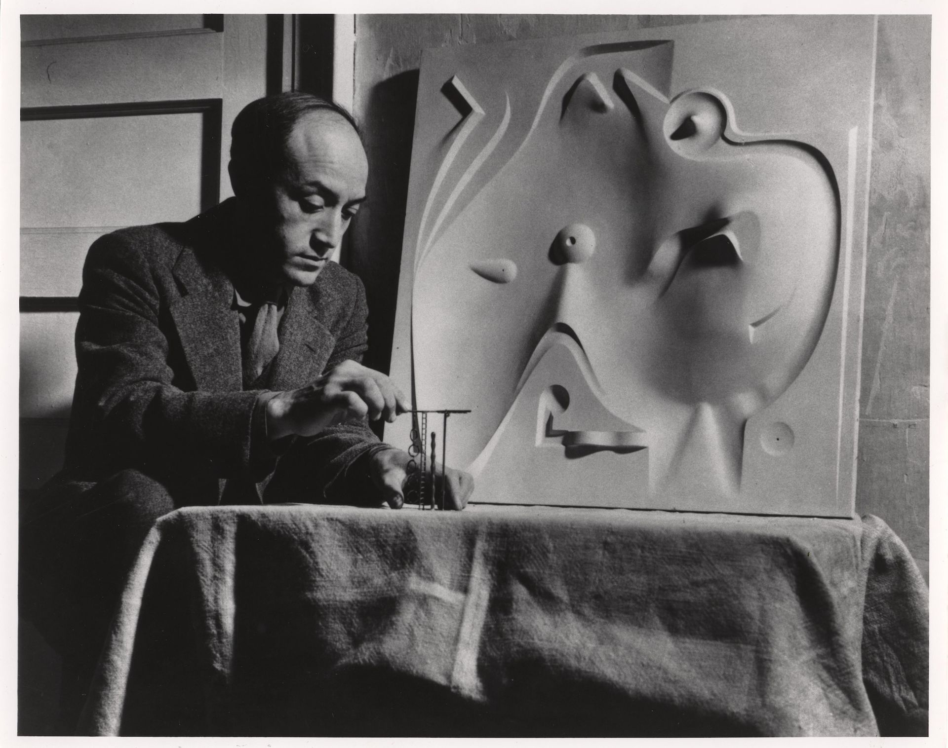 archive photo of artist and designer Isamu Noguchi