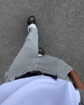 Summer Trouser Trends: @ingridedvinsen wears black and white stripe trousers