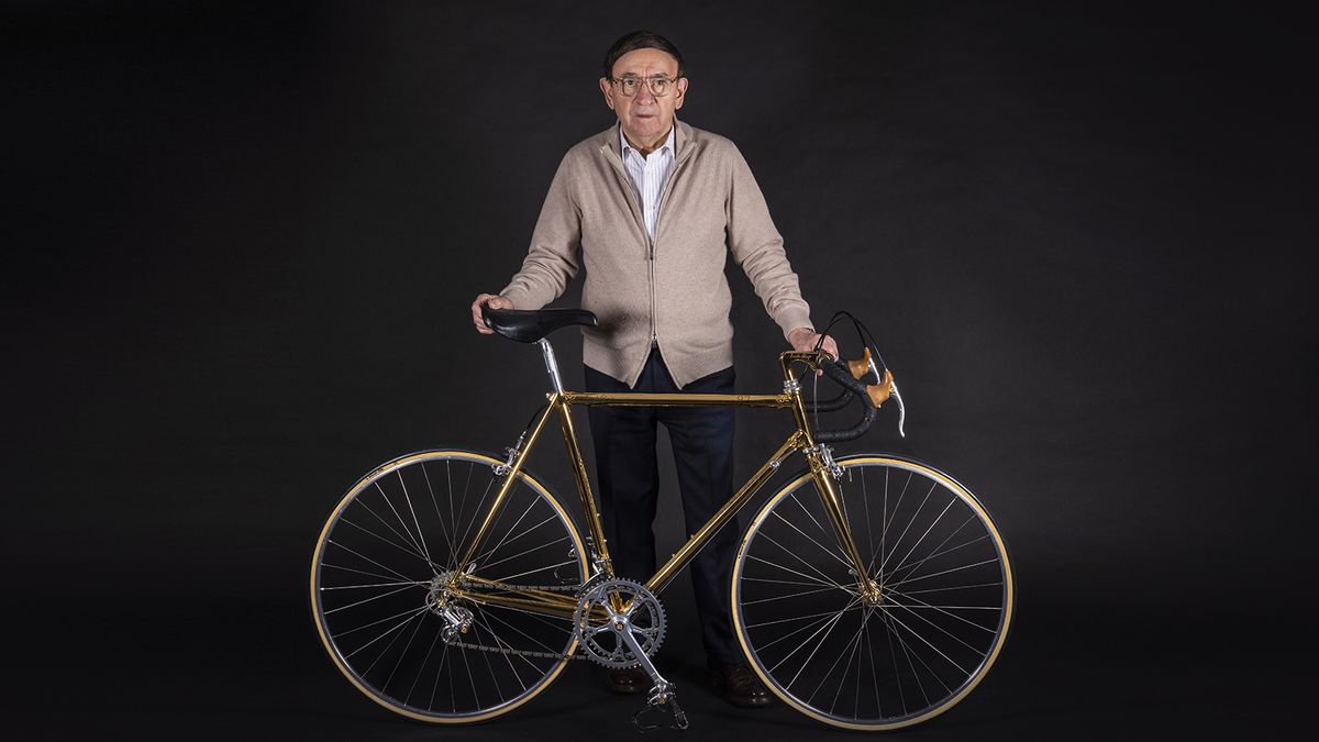 Ernesto Colnago presented with gold Arabesque to celebrate 87th ...