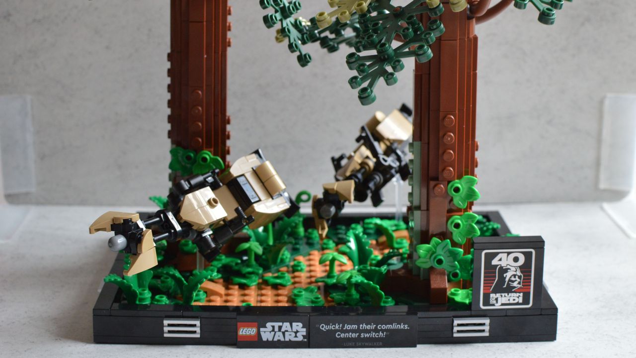 Lego Star Wars Endor Speeder Chase Diorama