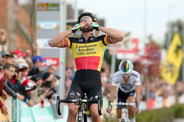 Sven Nys (Landbouwkrediet-KDL) celebrates his victory in Ruddervoorde