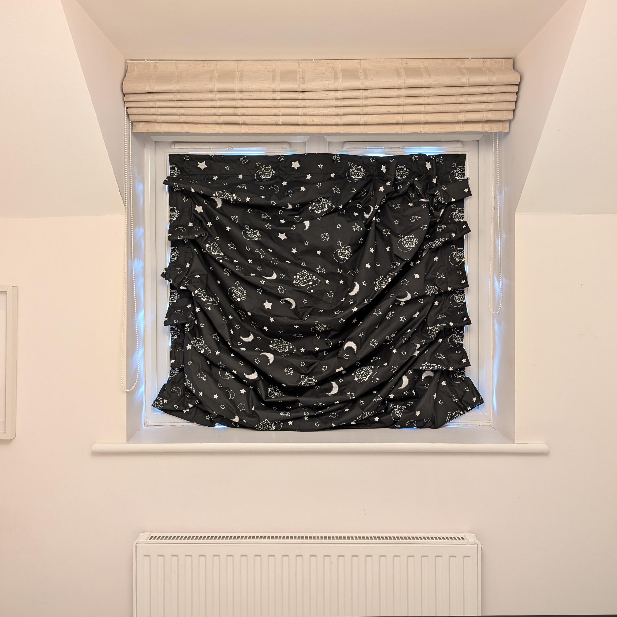 Tommee Tippee blackout blind being tested