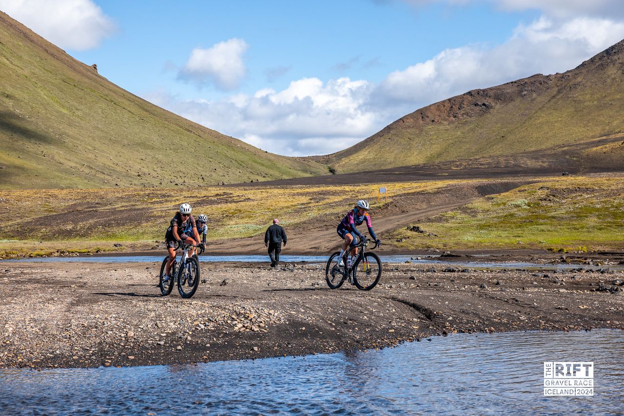Geerike Schreurs (Specialized-SD Worx) leads river crossing in chase group for elite women