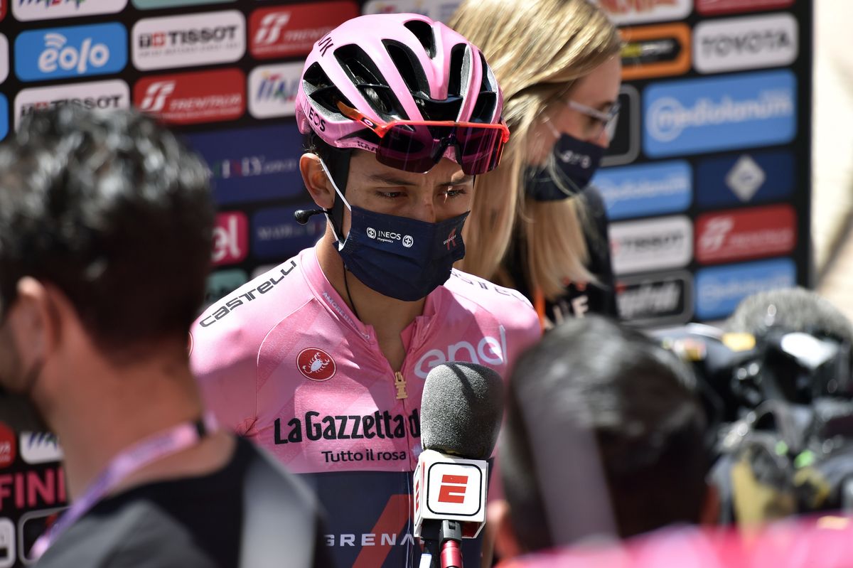 Egan Bernal wears a mask in the Giro d&#039;Italia mixed zone