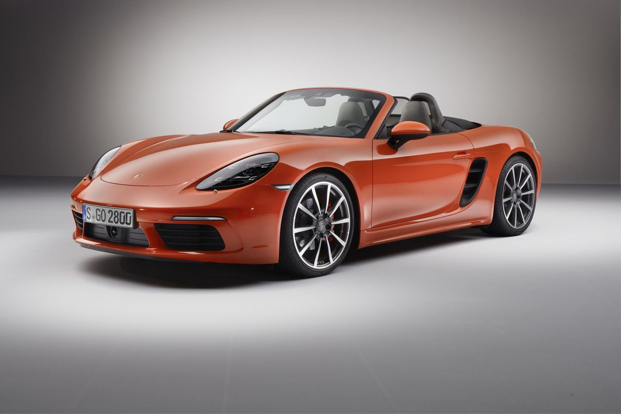 porsche_718_boxster_s_front_three_quarter.jpg