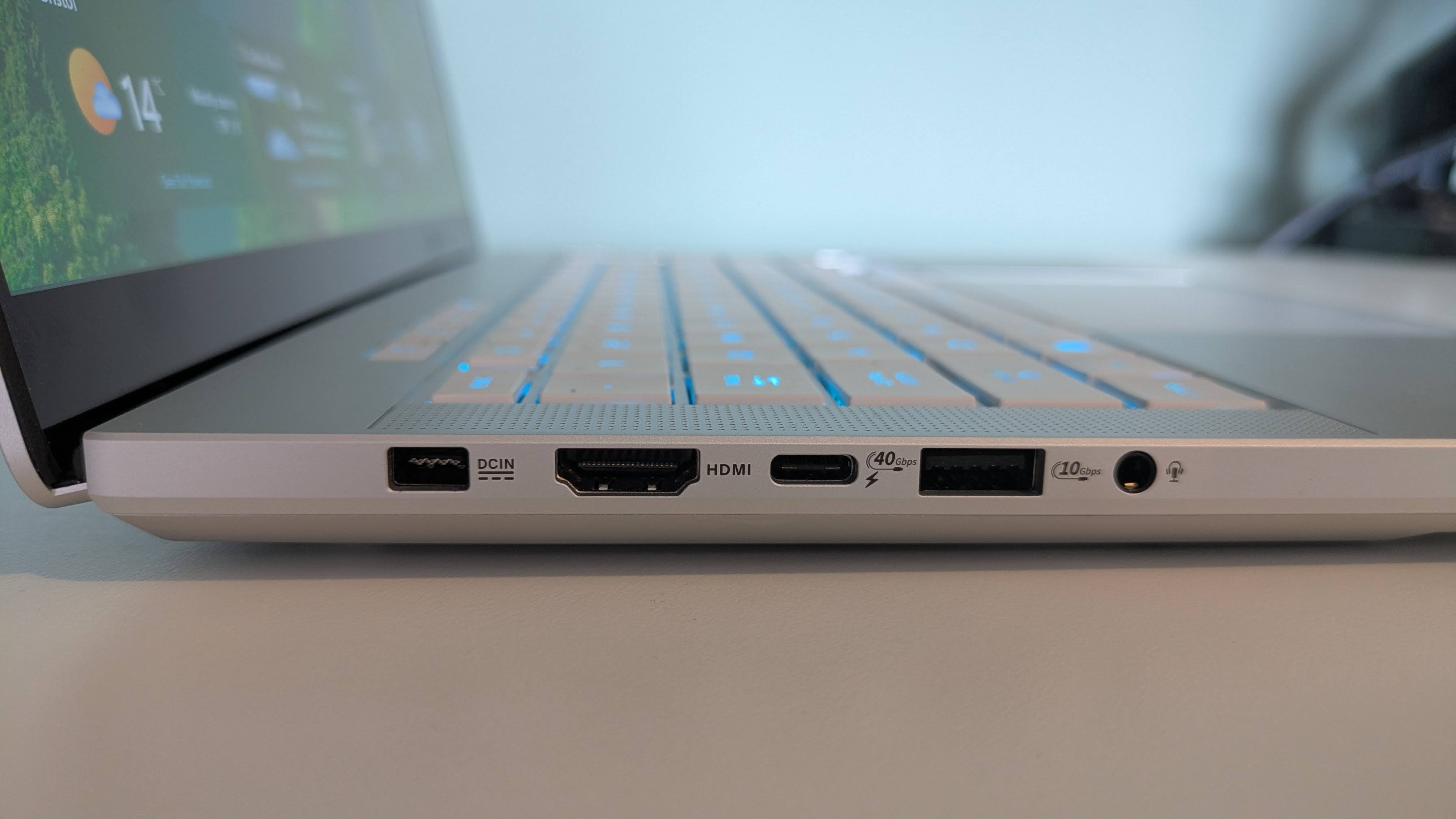 Close-up of left-side ports on Asus ROG Zephyrus G14 (2025)