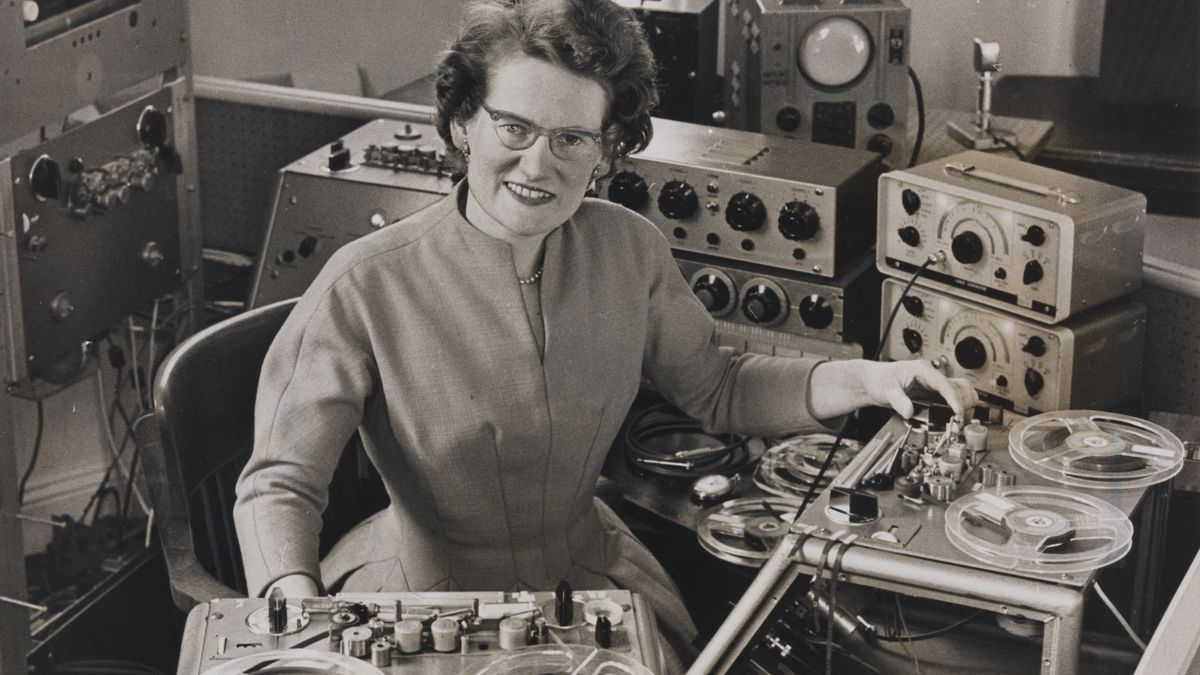 Get acquainted with the work of pioneering composer and electronic musician Daphne Oram, co-founder of the BBC Radiophonic Workshop There are few move