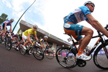 Patrick Shaw leads teammate Giacoppo on stage 2.