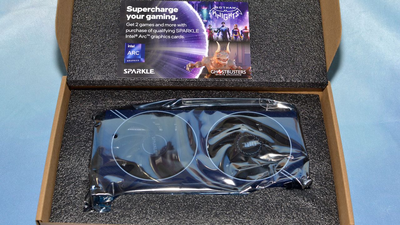 Intel Arc A580 photos and unboxing