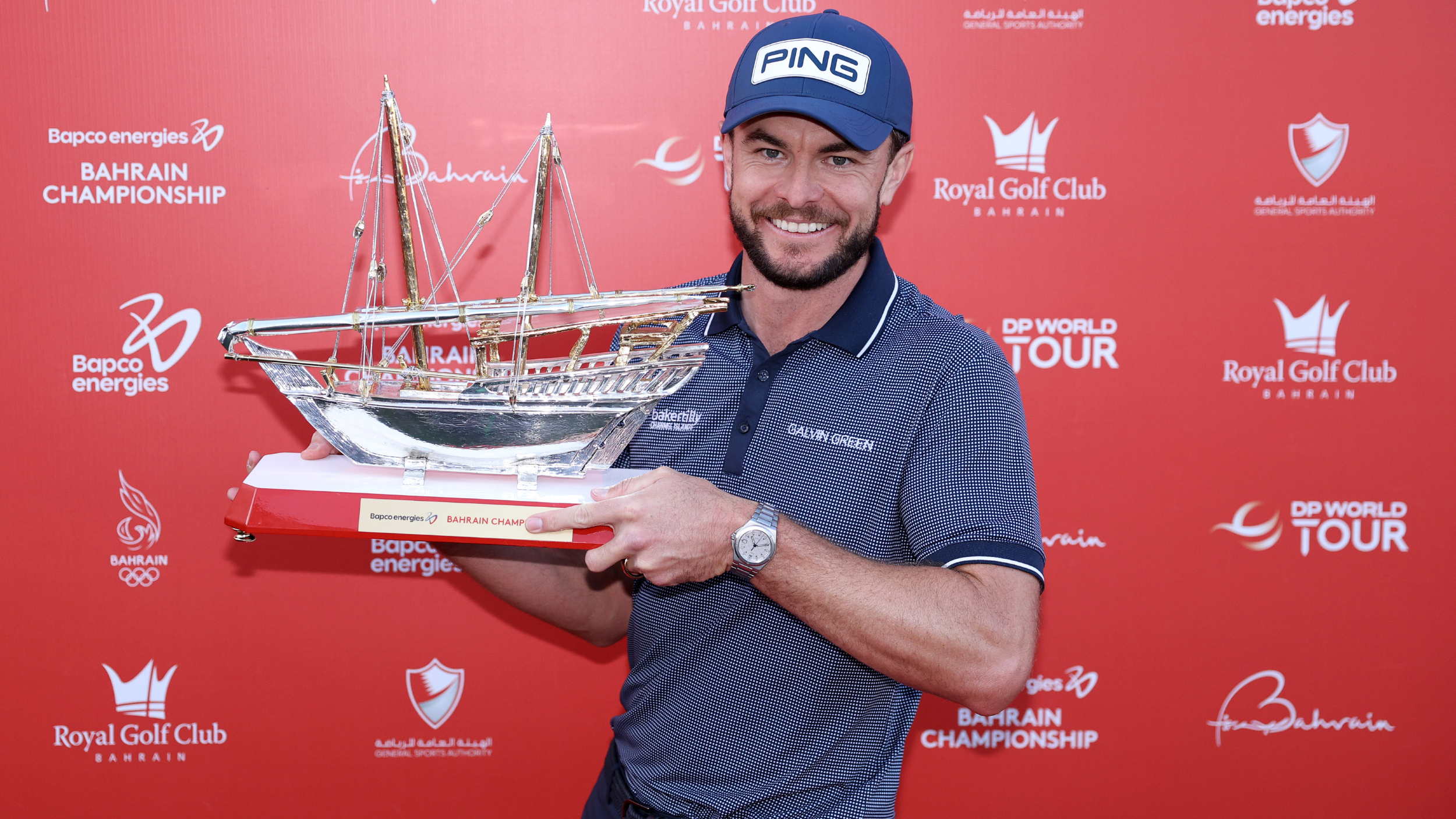 Laurie Canter with the Babco Energies Bahrain Championship trophy