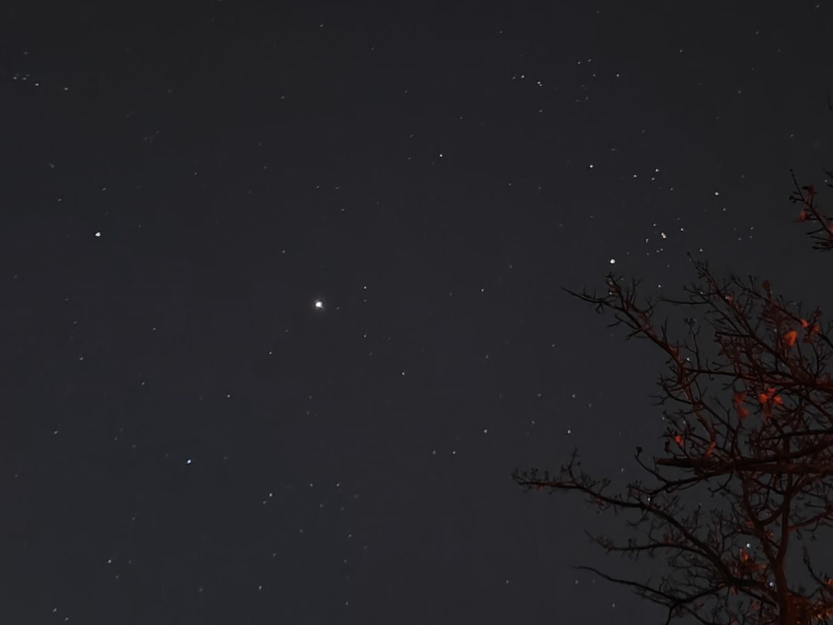 OnePlus 12 astrophotography.