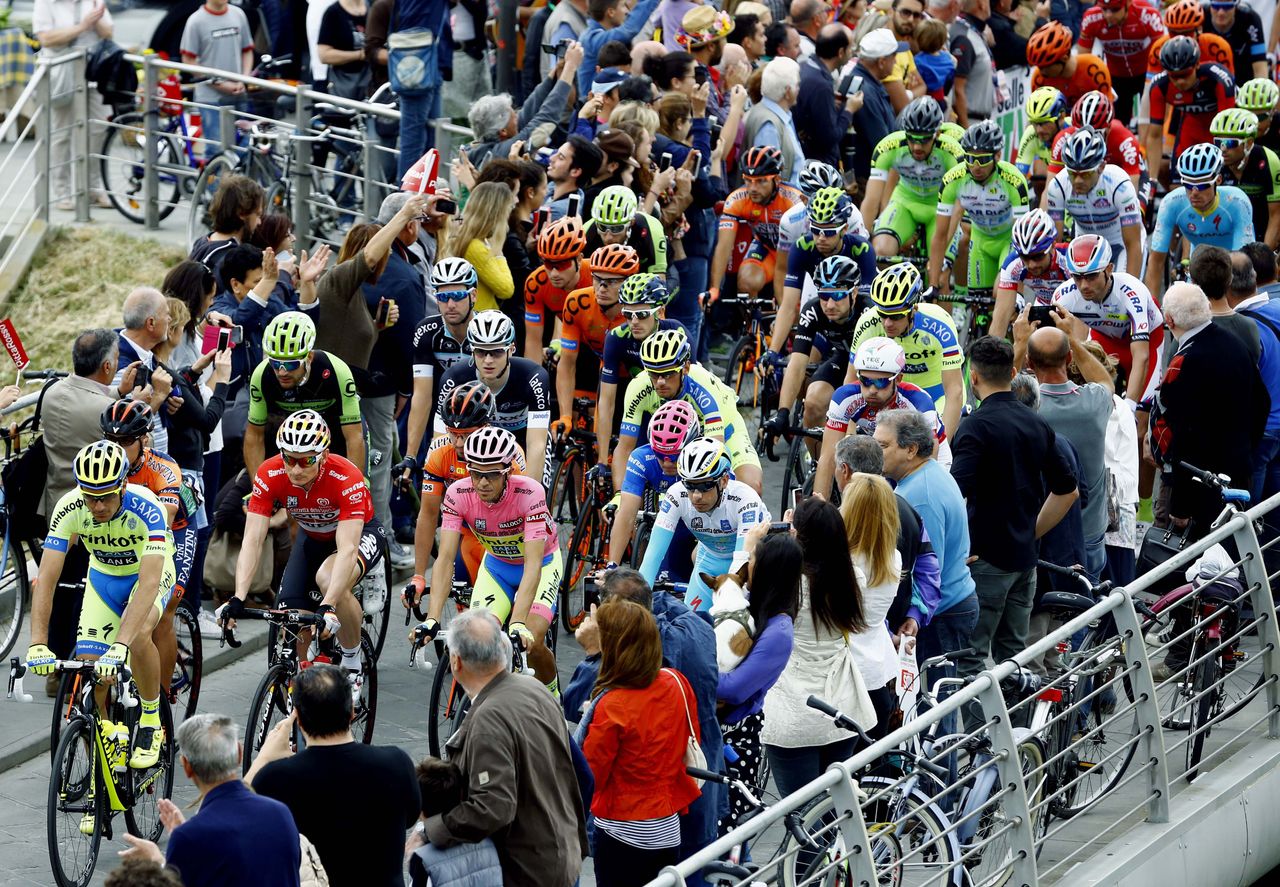 Alberto Contador (Tinkoff-Saxo) leads the peloton at the start of stage seven