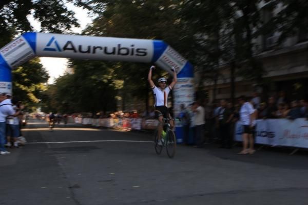 Robert Bengsch (Germany) celebrates