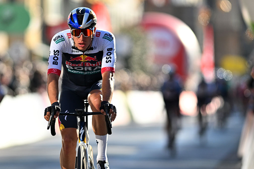 Tour de Hongrie: Danny van Poppel sprints to opening stage victory