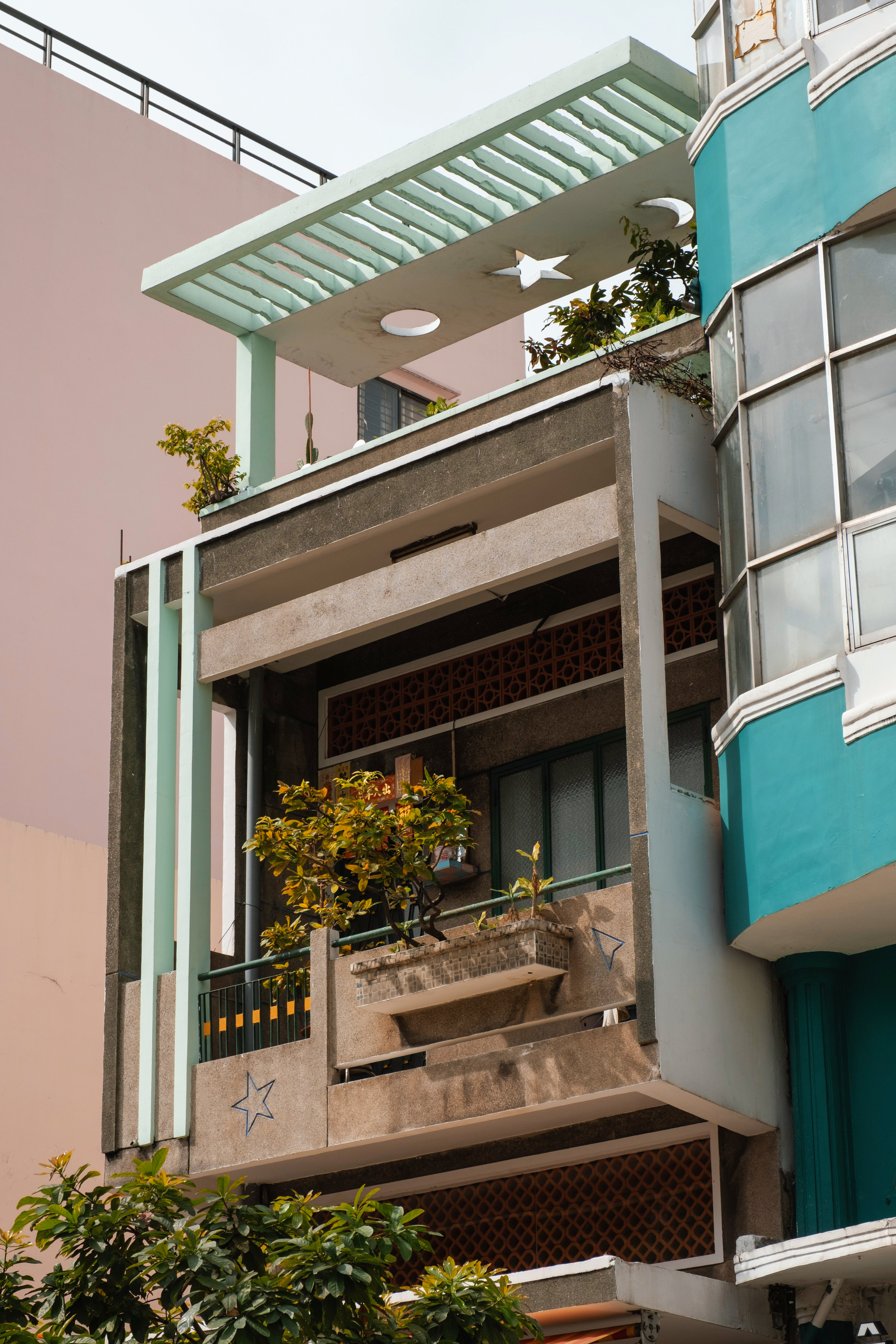 Vietnamese modernist architecture building with example of pergola