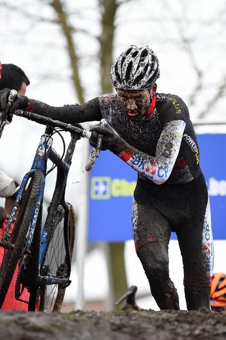 Mathieu van der Poel on the run-up at Bpost Bank Trofee Azencross.