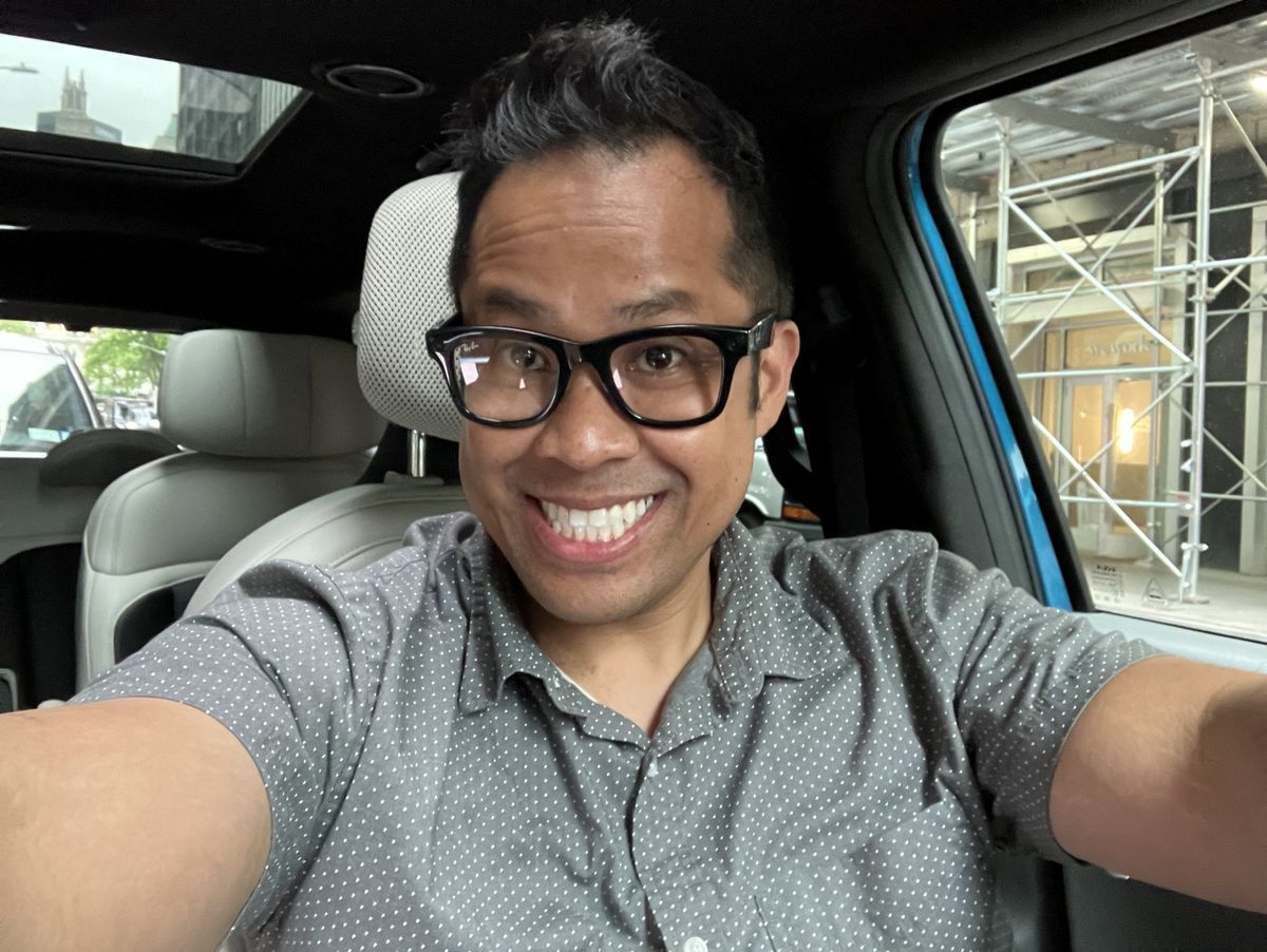 Apple iPhone SE (2022) selfie sample.