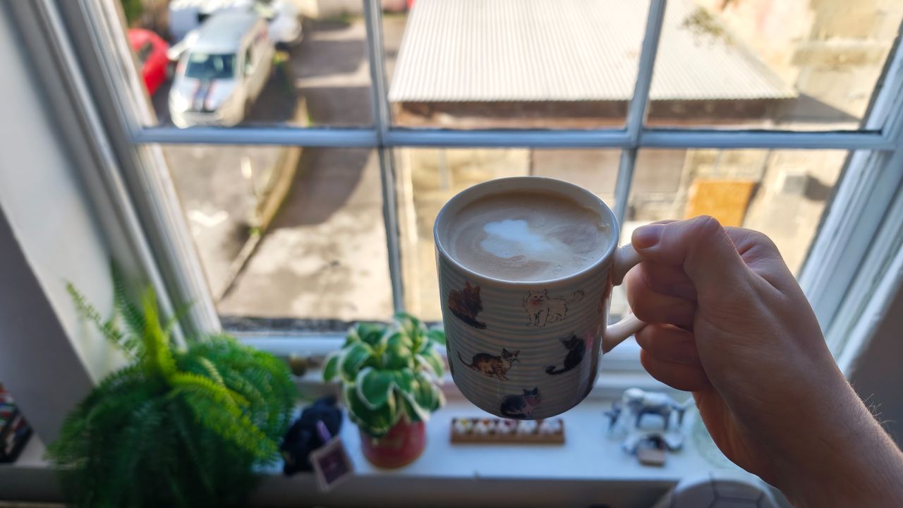 Oat milk latte made with the Lavazza MilkEasy Plus