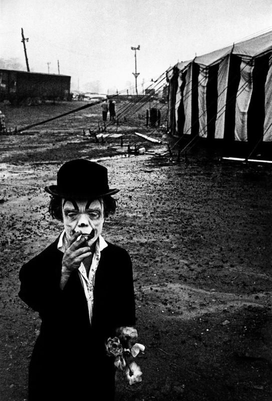 The dwarf &ndash; Bruce Davidson, 1958 | Leica.com