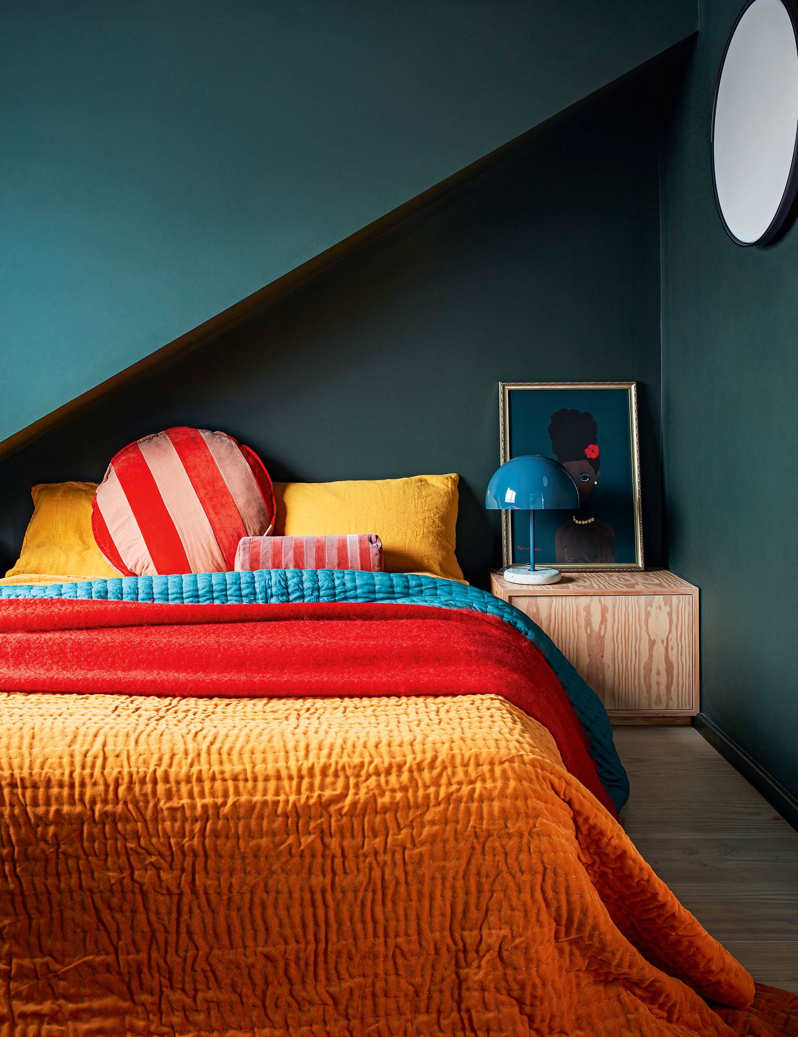 Beds without headboards 5 alternative designs that prove you don't