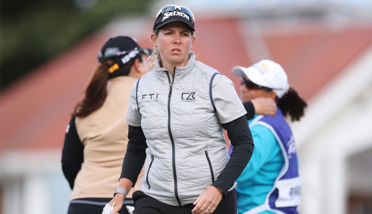 Buhai walks off the green at the AIG Women&#039;s Open