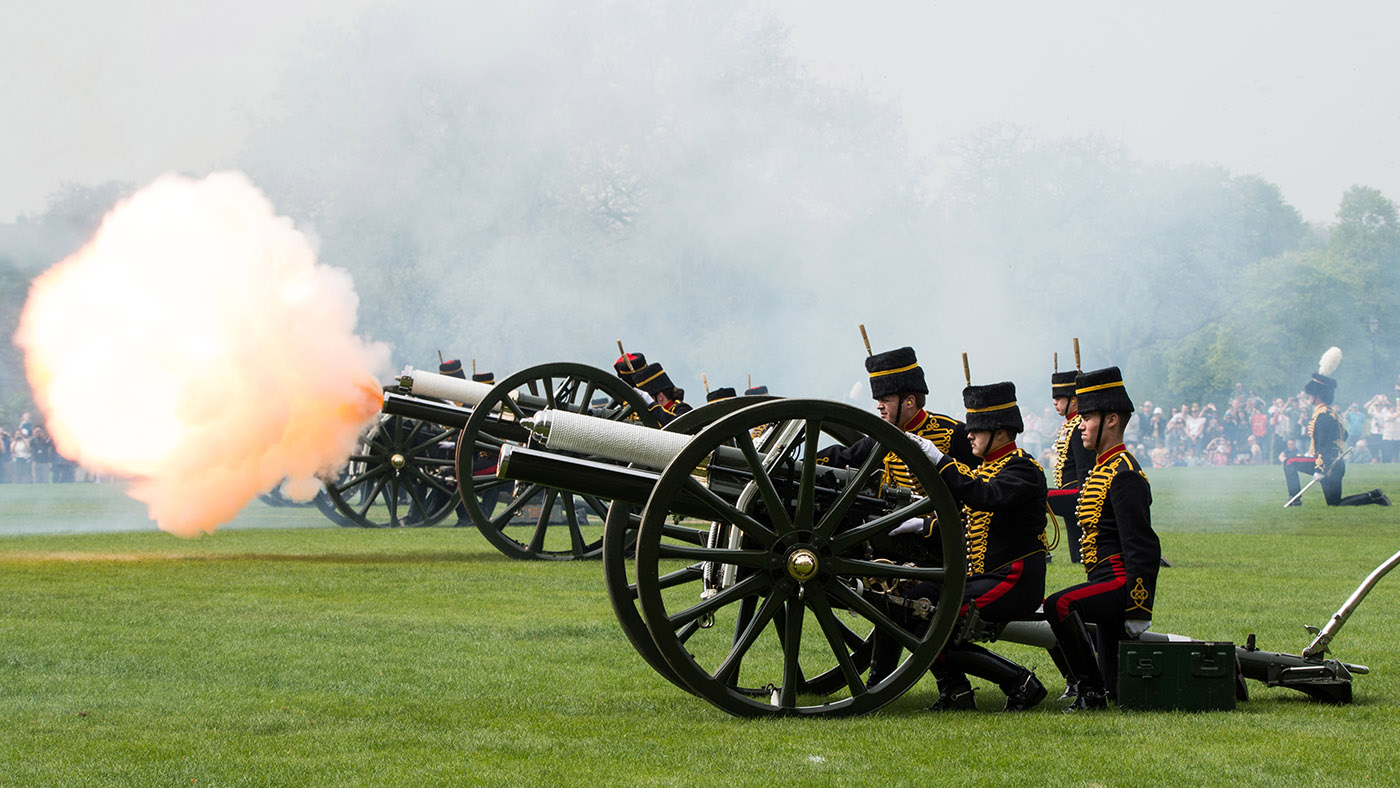 APOLOND-2019-036-0064-Queens-Birthday-Gun-Salute-PR-.jpg