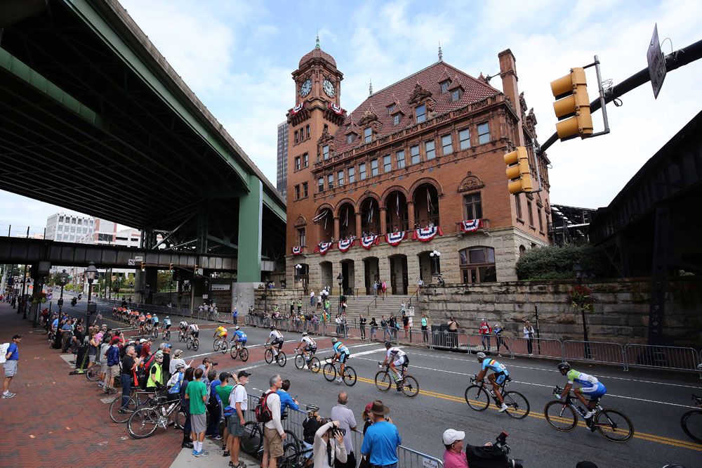 The peloton strung out