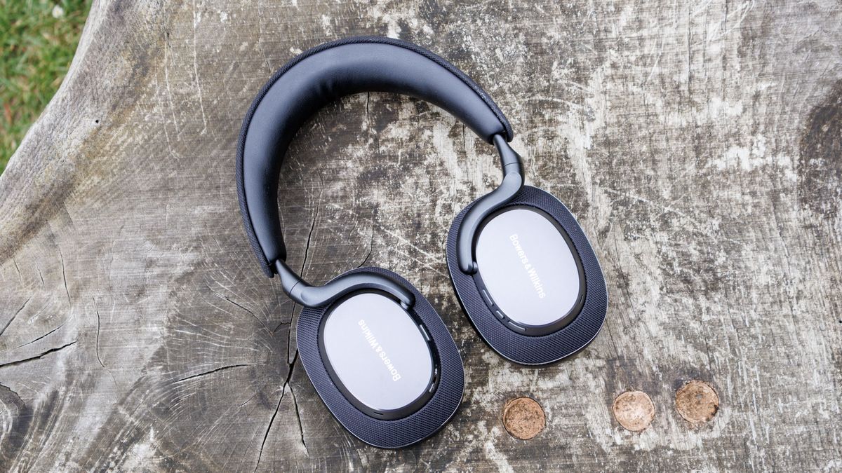 Bowers &amp; Wilkins PX7 S3 on a wooden surface