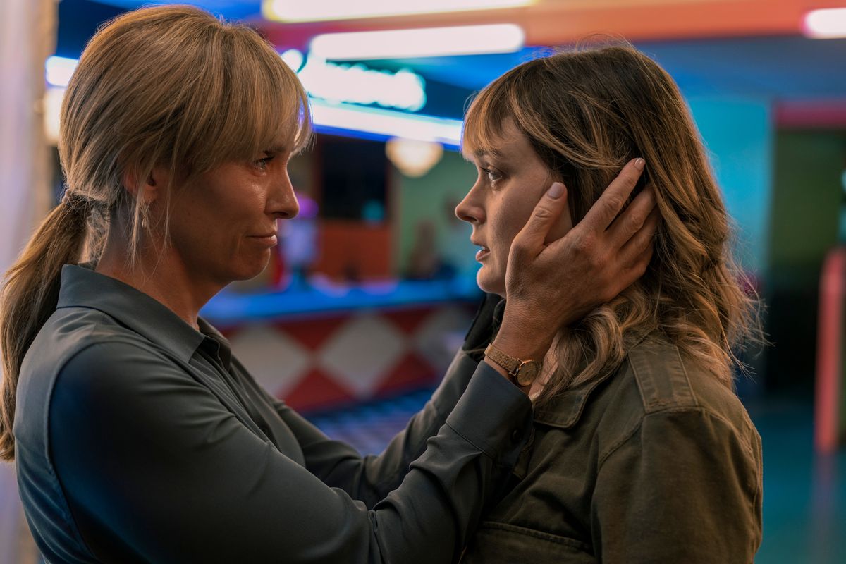 TV tonight Toni Collette and Bella Heathcote as mother and daughter.