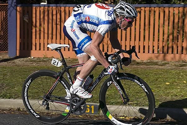 David Pell (Savings and Loans) gives his all into the head-winddown the back straight which got him across to Jayco/AIS's Jack Bobridge.