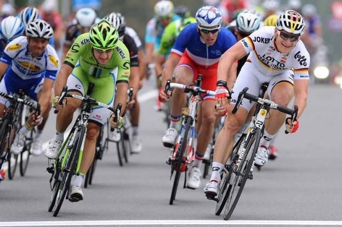 Andre Greipel (Lotto-Belisol) gets the win ahead of Elia Viviani (Cannondale)