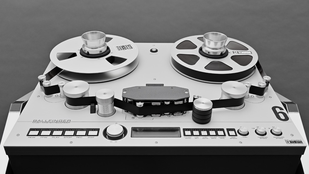 A black and white shot of a Ballfinger M 051 MR reel-to-reel tape machine.