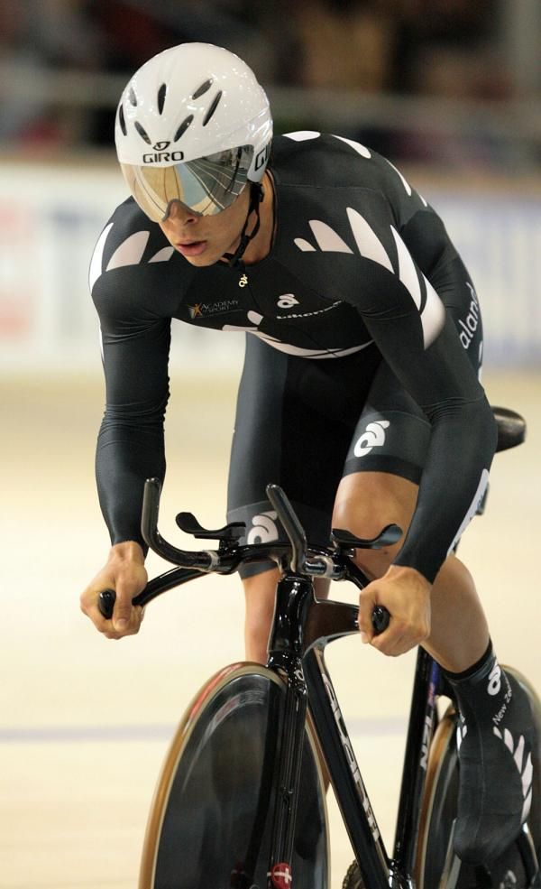 Myron Simpson (New Zealand) blasts off the blocks for the 3,000m individual pursuit in the men's omnium