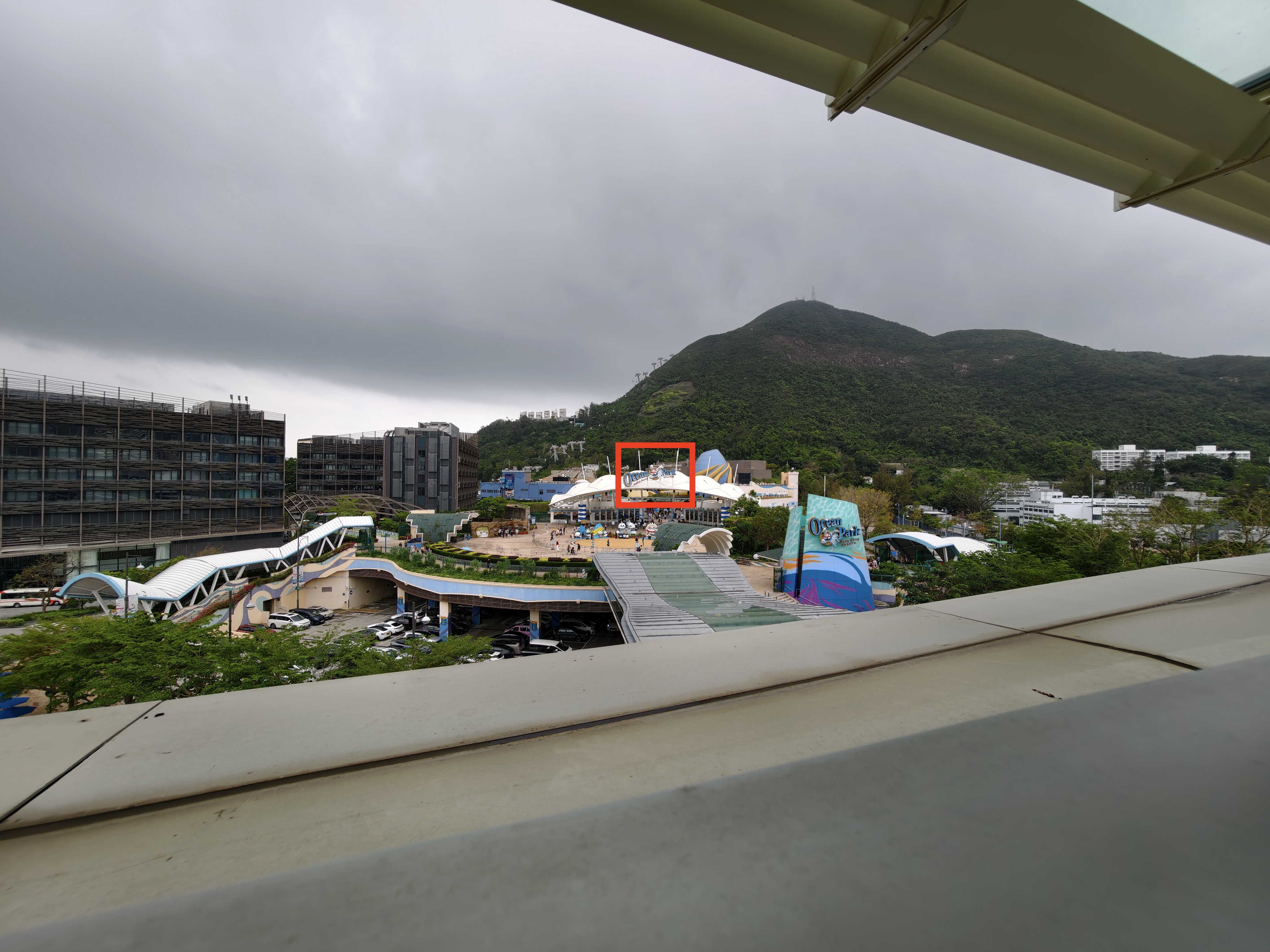 Ocean Park logo shot on Vivo X300 Ultra with its 400mm add-on teleconverter lens.