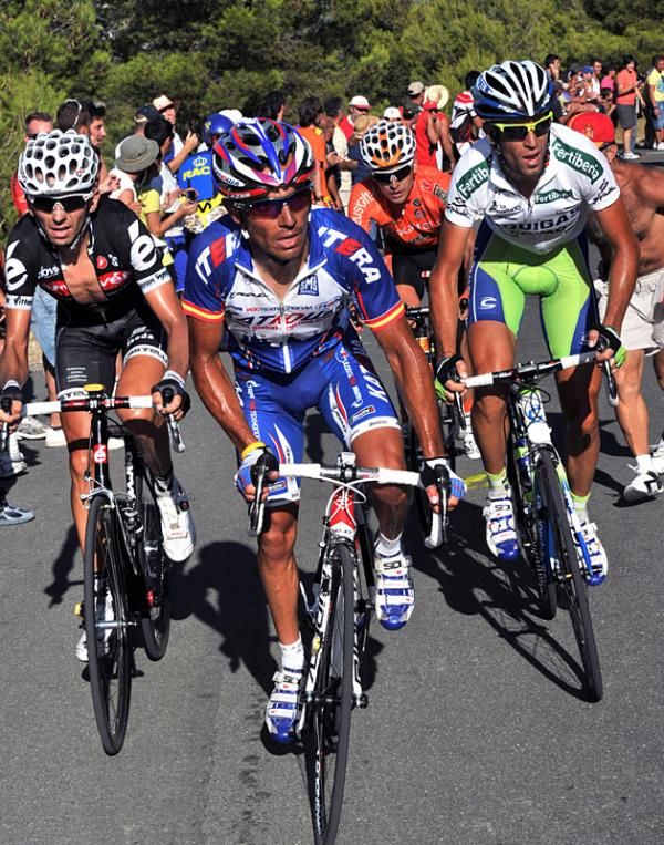 Joaquin Rodriguez (Katusha) leads Xavier Tondo (Cervelo TestTeam) and Vincenzo Nibali (Liquigas - Doimo) up the day's final climb.