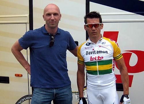 Robbie McEwen (Davitamon-Lotto) runs into former sponsor Herbert Krabel