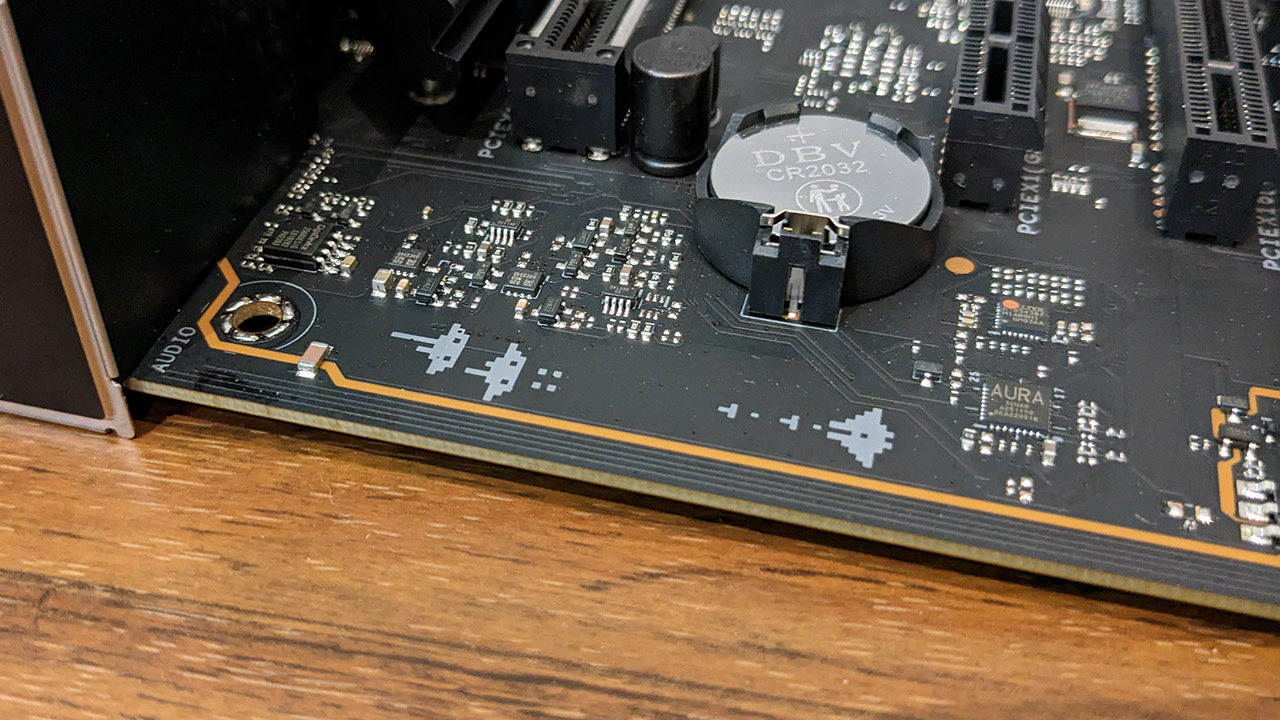 Asus ROG Strix B760-F Gaming WiFi Space Invaders on PCB