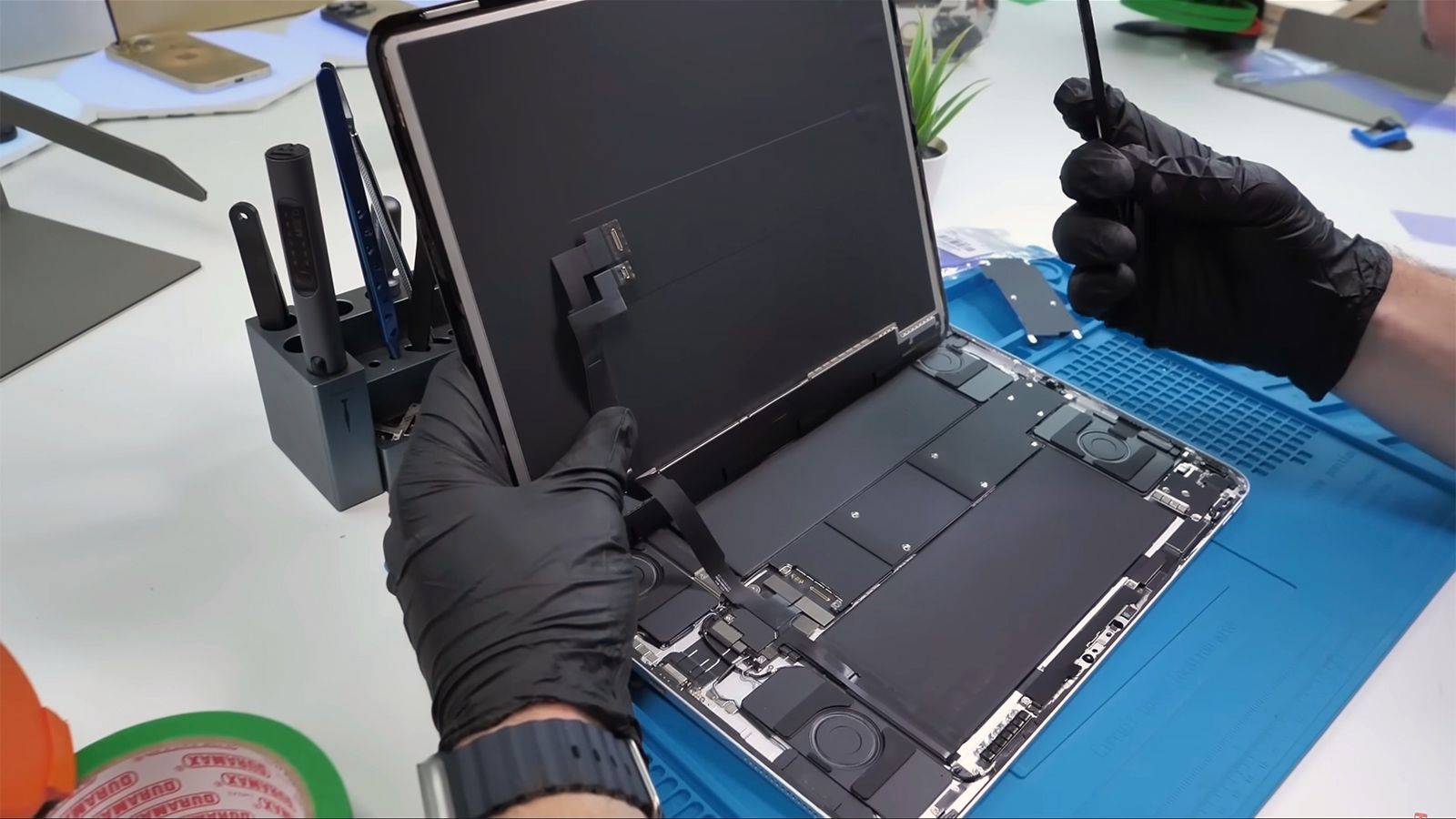 M4 iPad Pro teardown shows the M4 processor and Apple Logo heat
