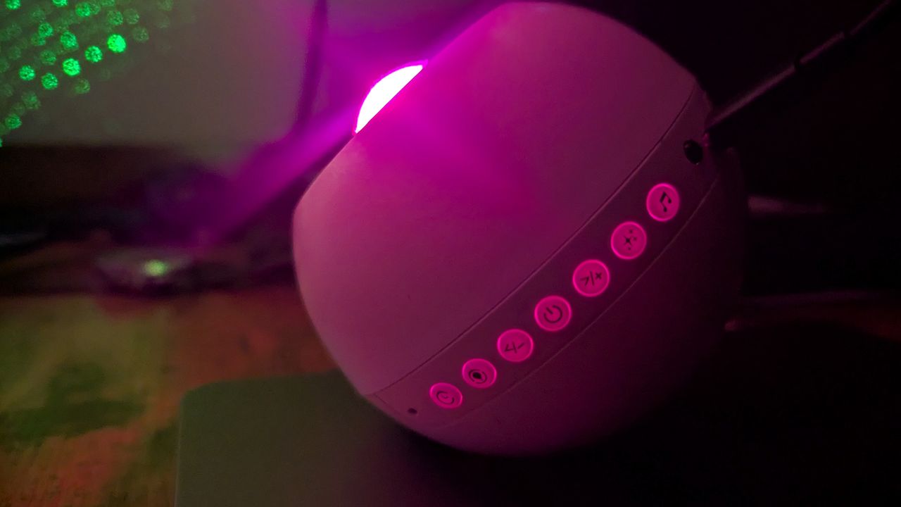 Pikoy Galaxy Light Projector during review