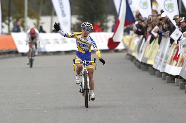 Havlikova is cheered by her home fans as she comes in fifth