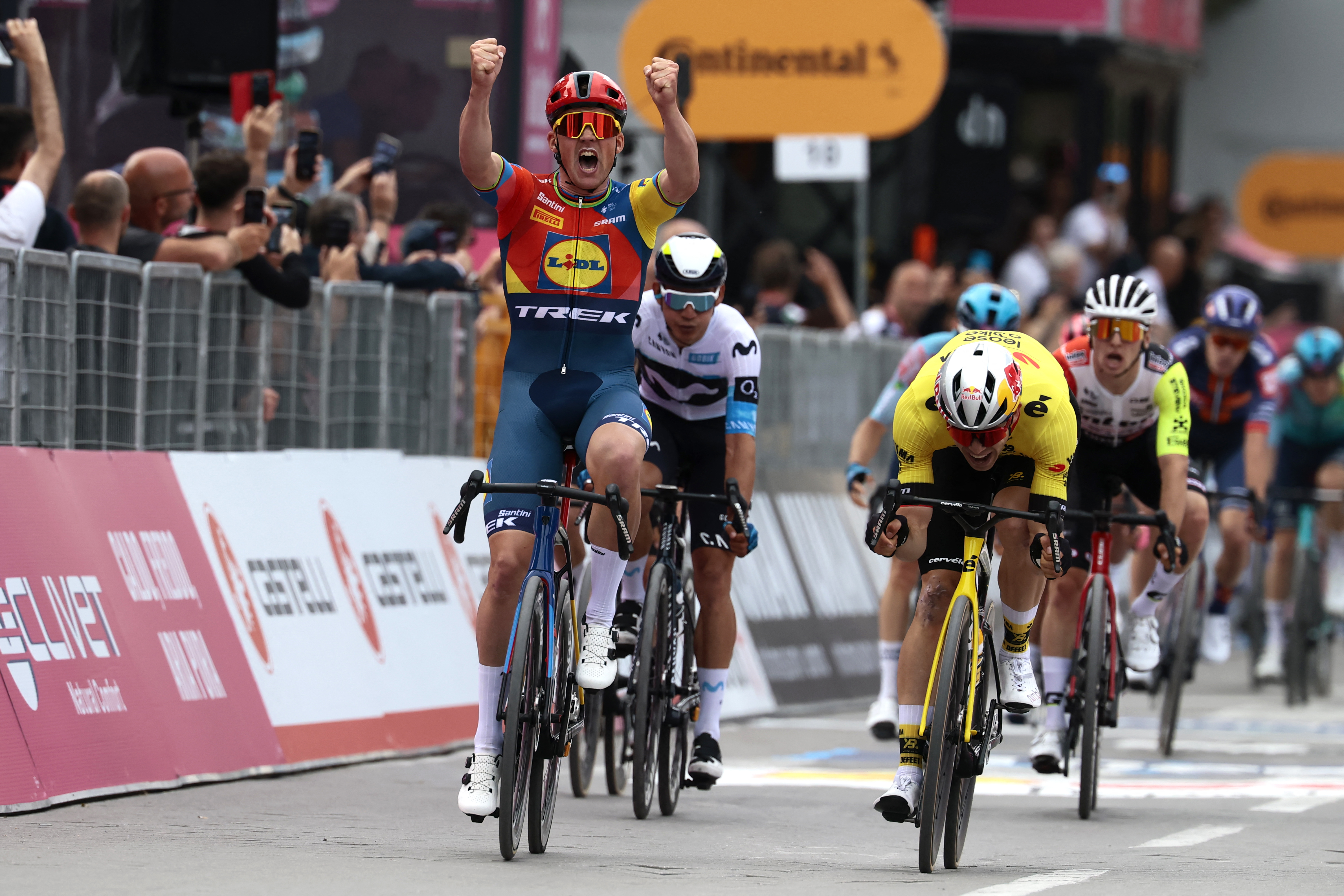 Mads Pedersen celebrates winning stage one of the Giro d&#039;Italia