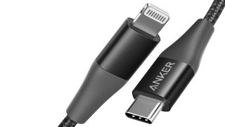 En produktbild på en Anker Powerline Plus II USB-C till Lightning Cable som visas upp mot en vit bakgrund.