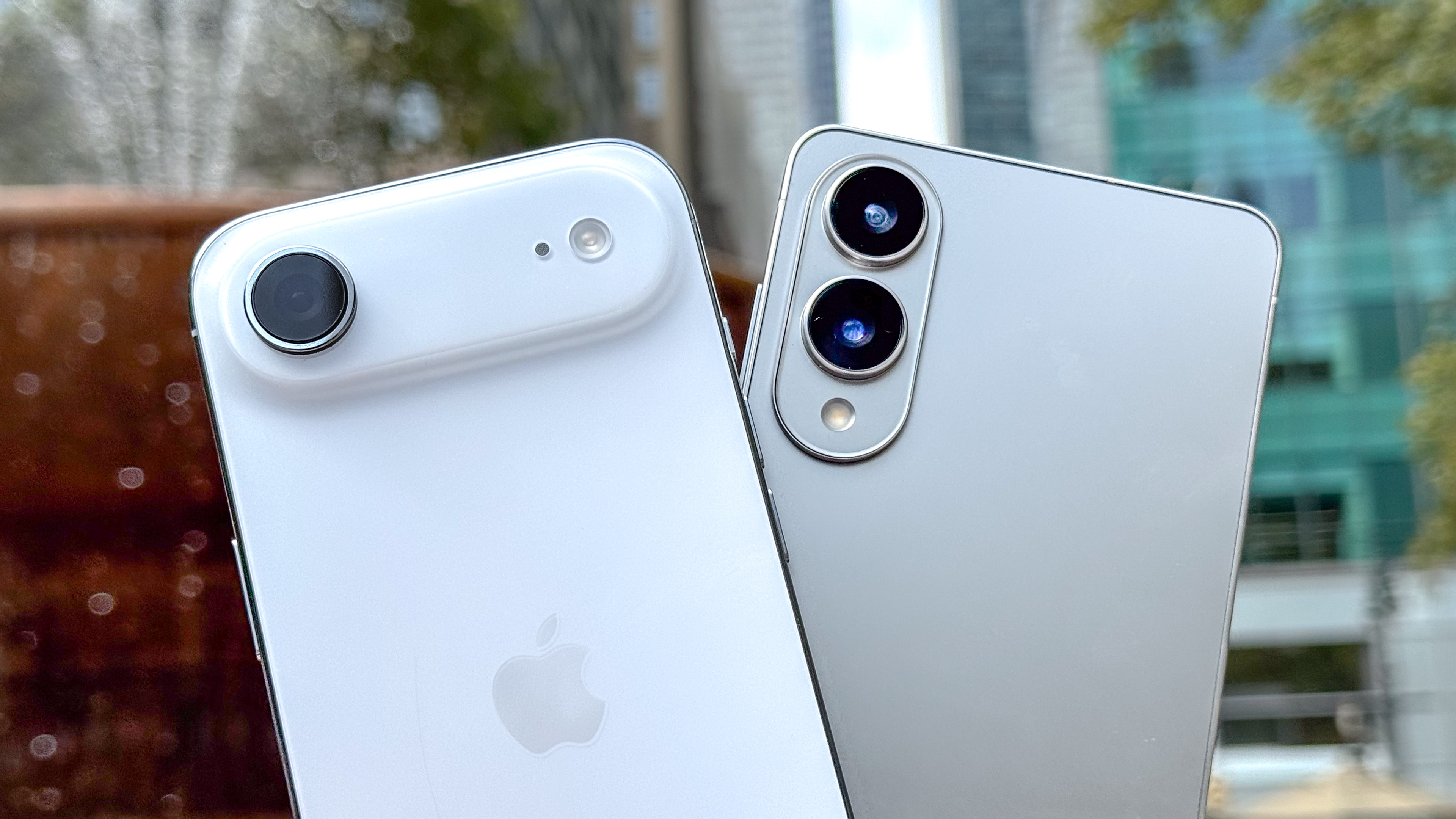 iPhone Air vs Samsung Galaxy S25 Edge cameras closeup.