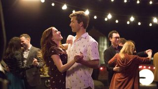 Zoey Deutch and Glen Powell in Set It Up