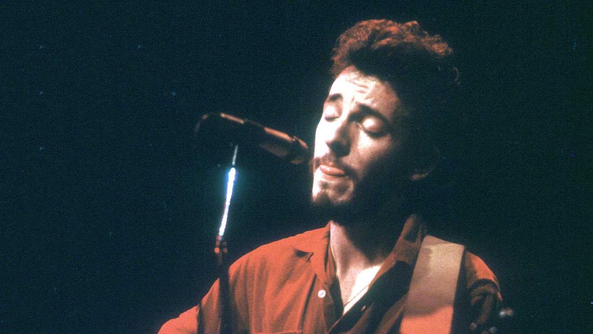 Brice Springsteen onstage circa 1973