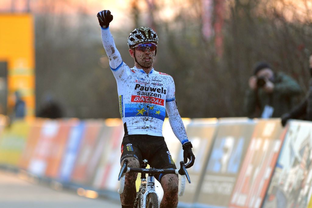 BOOM BELGIUM DECEMBER 06 Arrival Eli Iserbyt of Belgium and Team Pauwels Sauzen Bingoal Celebration during the 6th Superprestige Cyclocross Boom 2020 Men Elite De Schorre Boom Superprestige2021 SPBoom SuperprestigeCX on December 06 2020 in Boom Belgium Photo by Luc ClaessenGetty Images