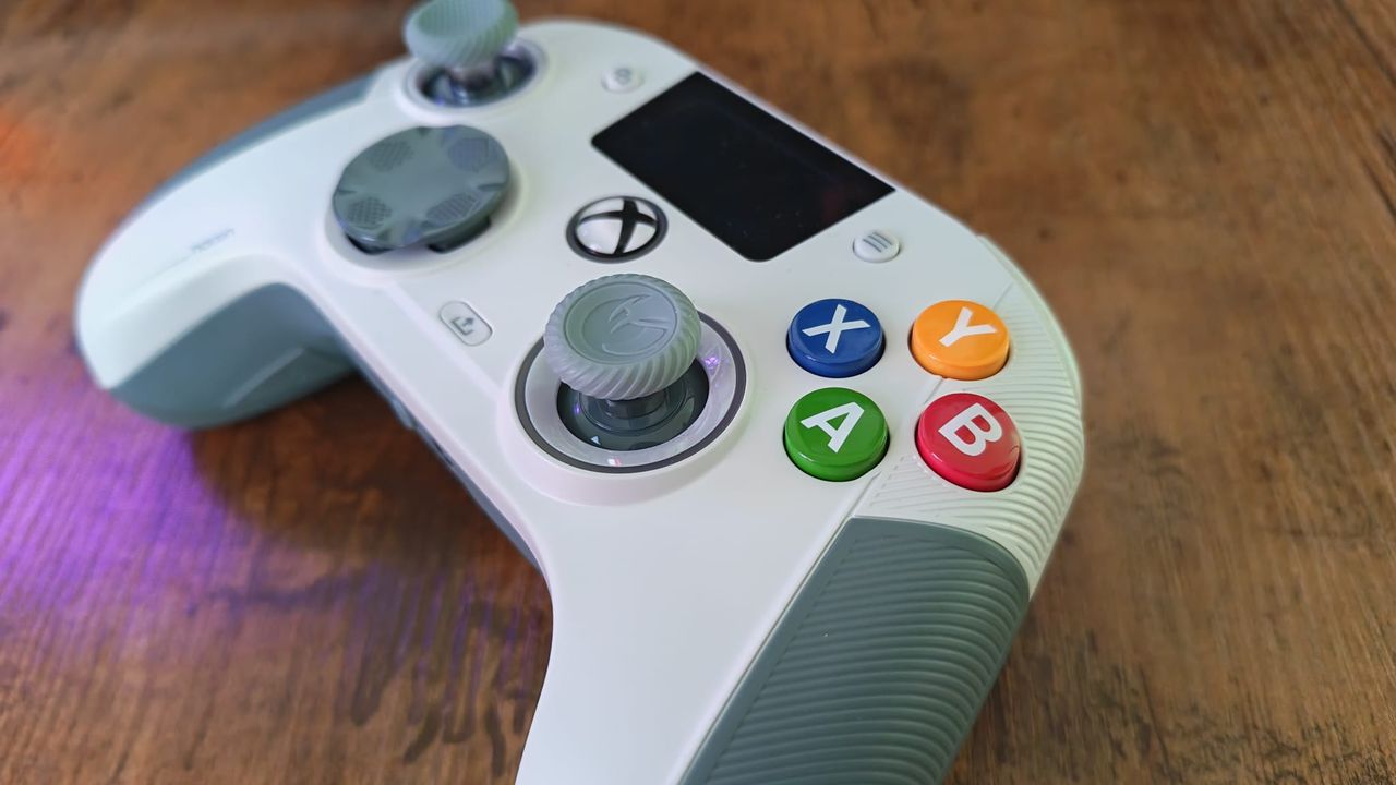 The face buttons of the Nacon RXU 360 Edition
