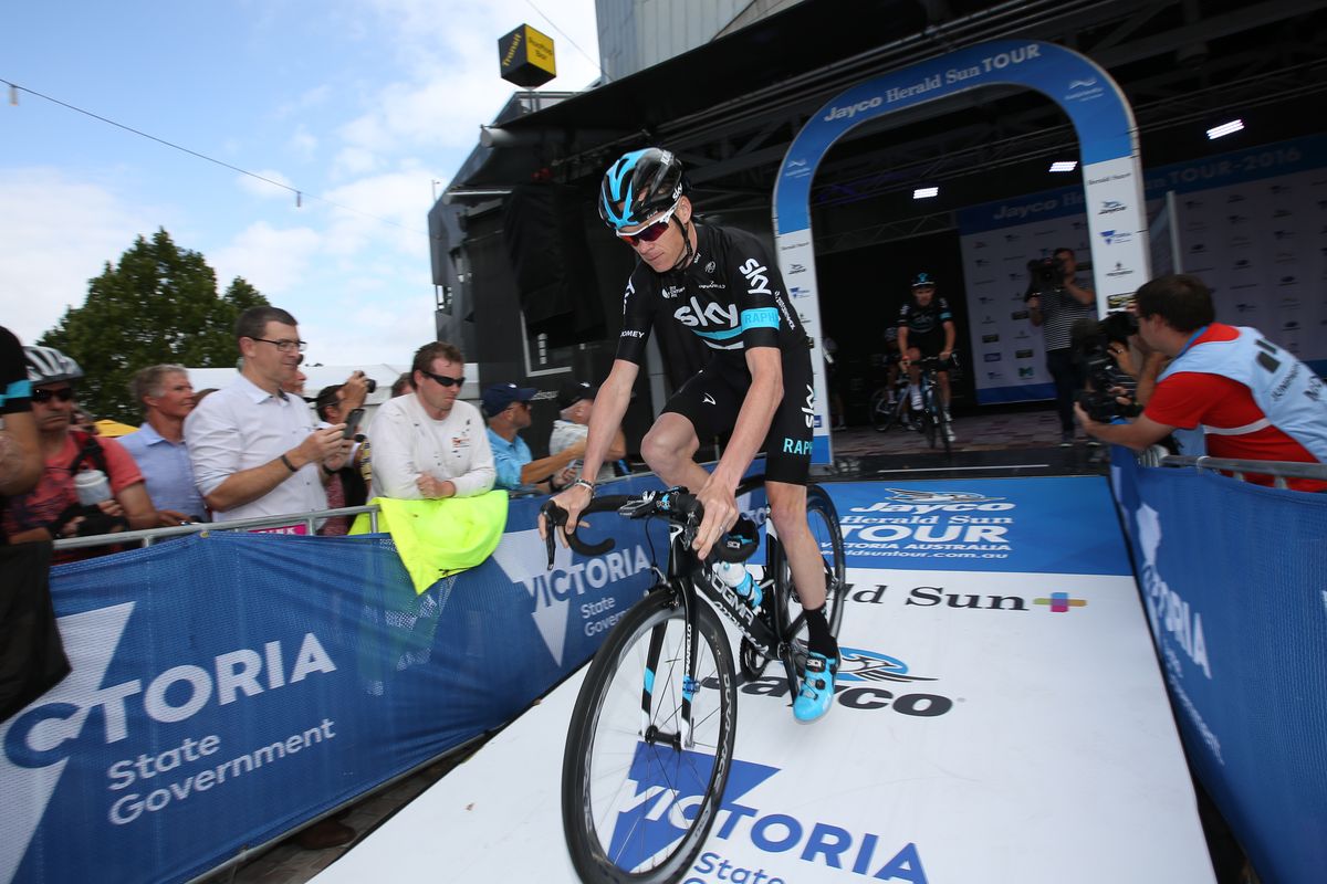 Chris Froome starts his prologue